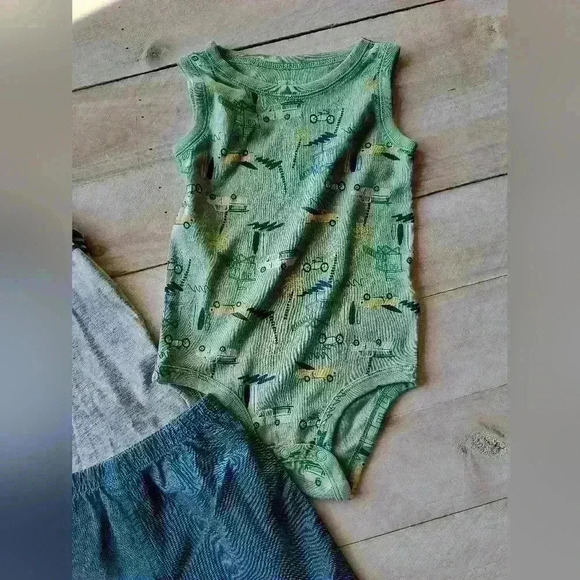 Carter's Boys 3 Piece Surfer Shorts Set New Size 24 Months - Picture 2 of 5